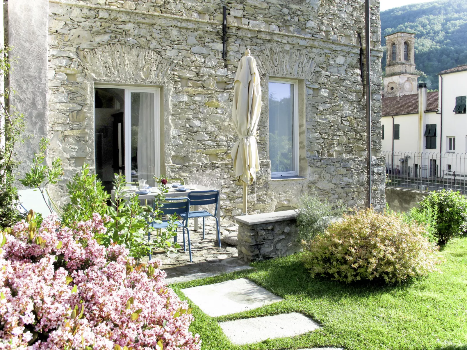 Vincenzina (DOL115)-Outside