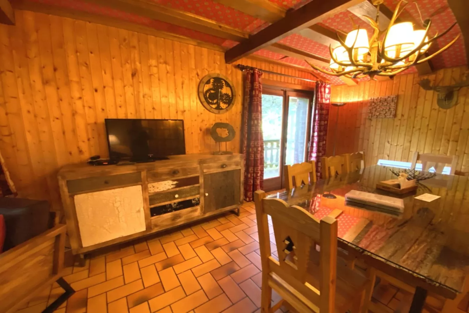 LE TRAPPEUR  Chalet en bois vue montagne-Living room