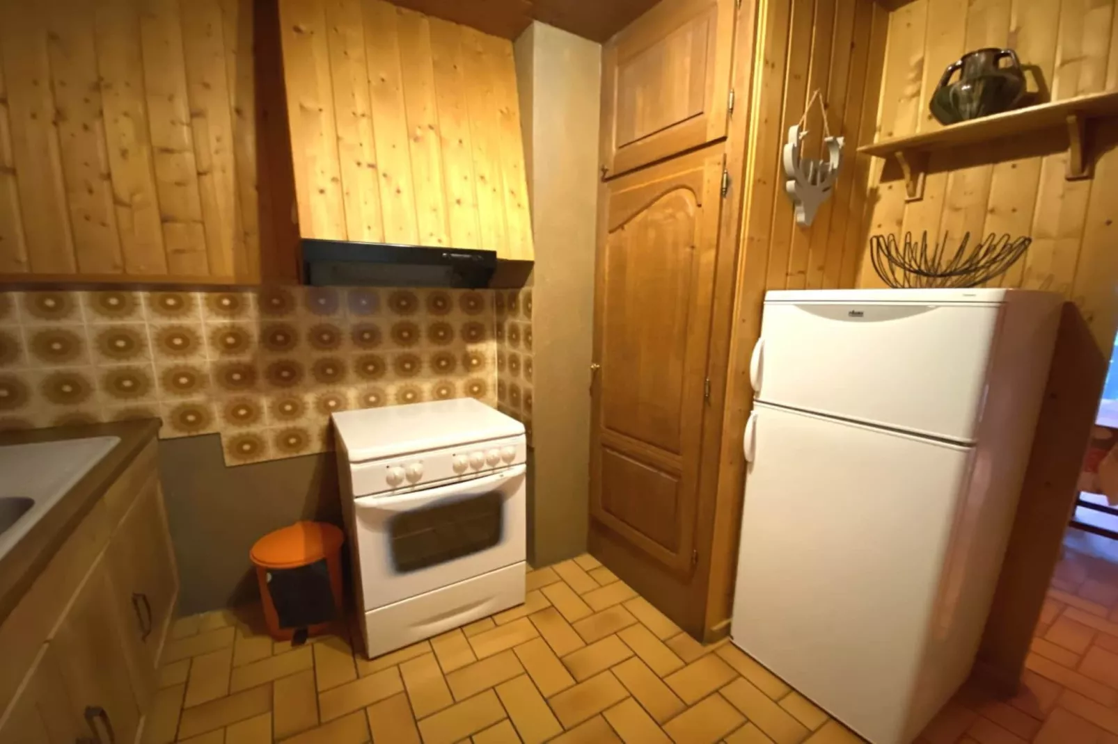 LE TRAPPEUR  Chalet en bois vue montagne-Kitchen