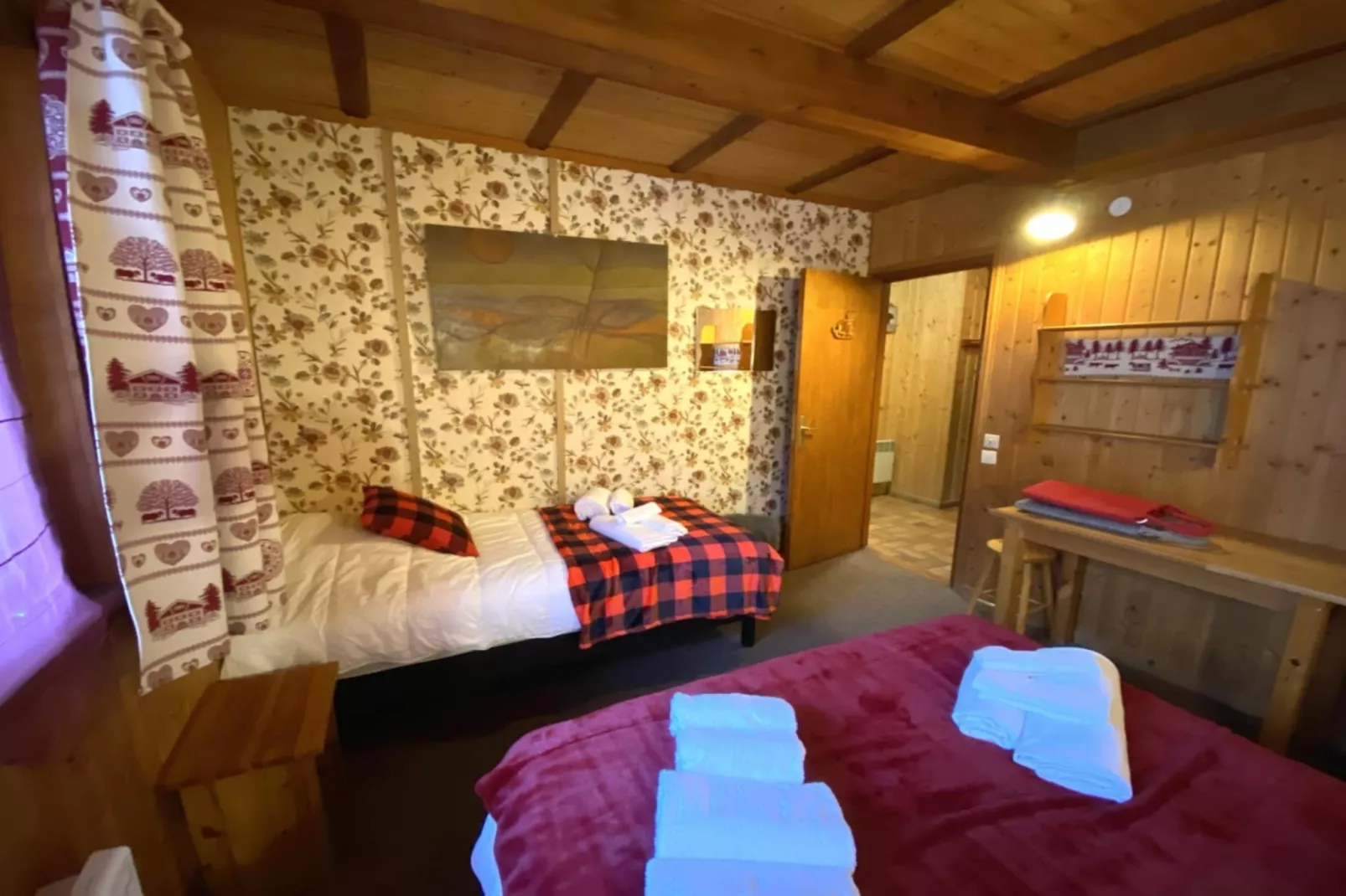 LE TRAPPEUR  Chalet en bois vue montagne-Bedroom