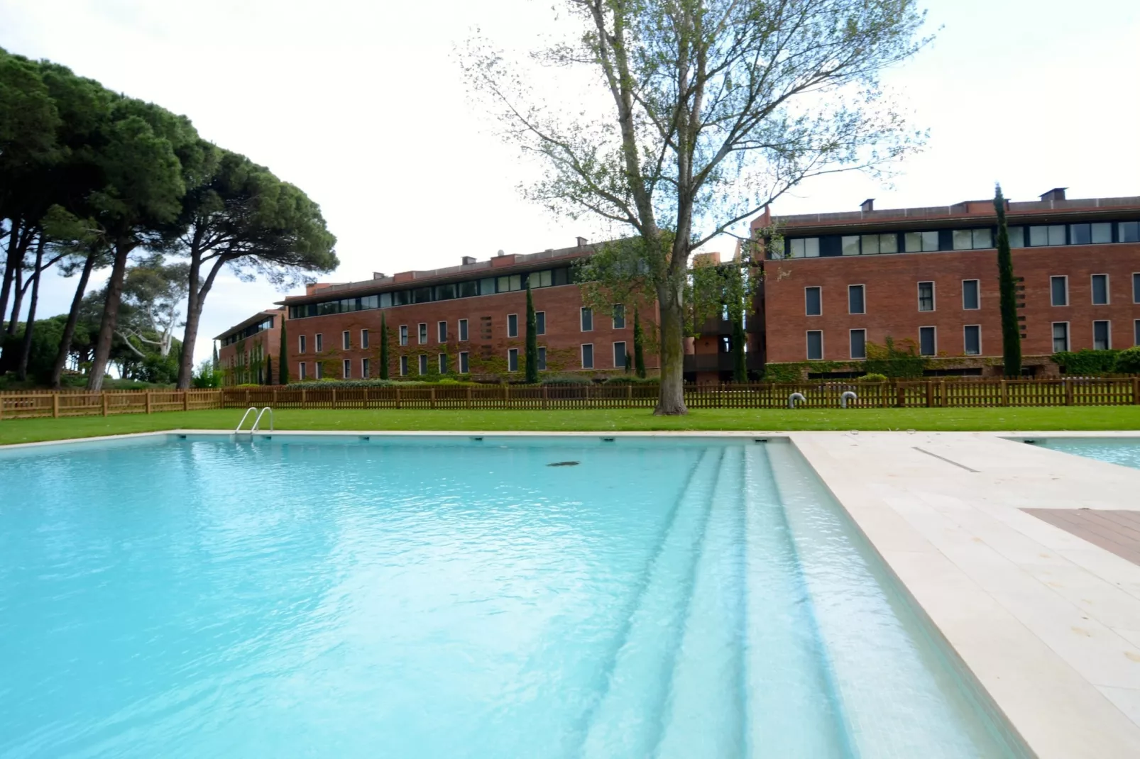RESID.GOLF EST. 4 1-2-Exterior summer