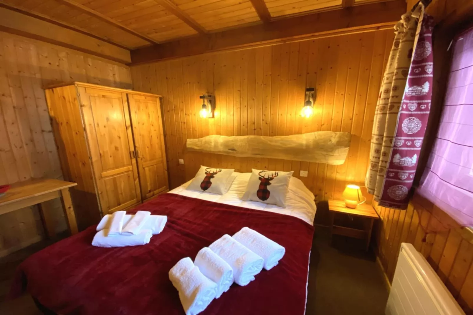 LE TRAPPEUR  Chalet en bois vue montagne-Bedroom