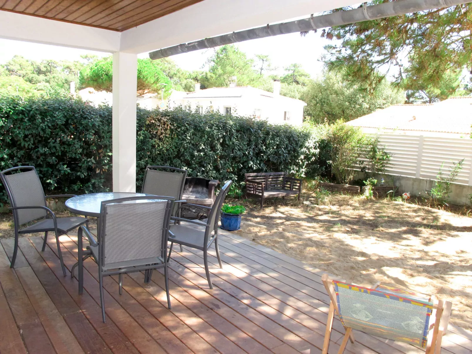 Les Rougets (TSM217)-Dehors