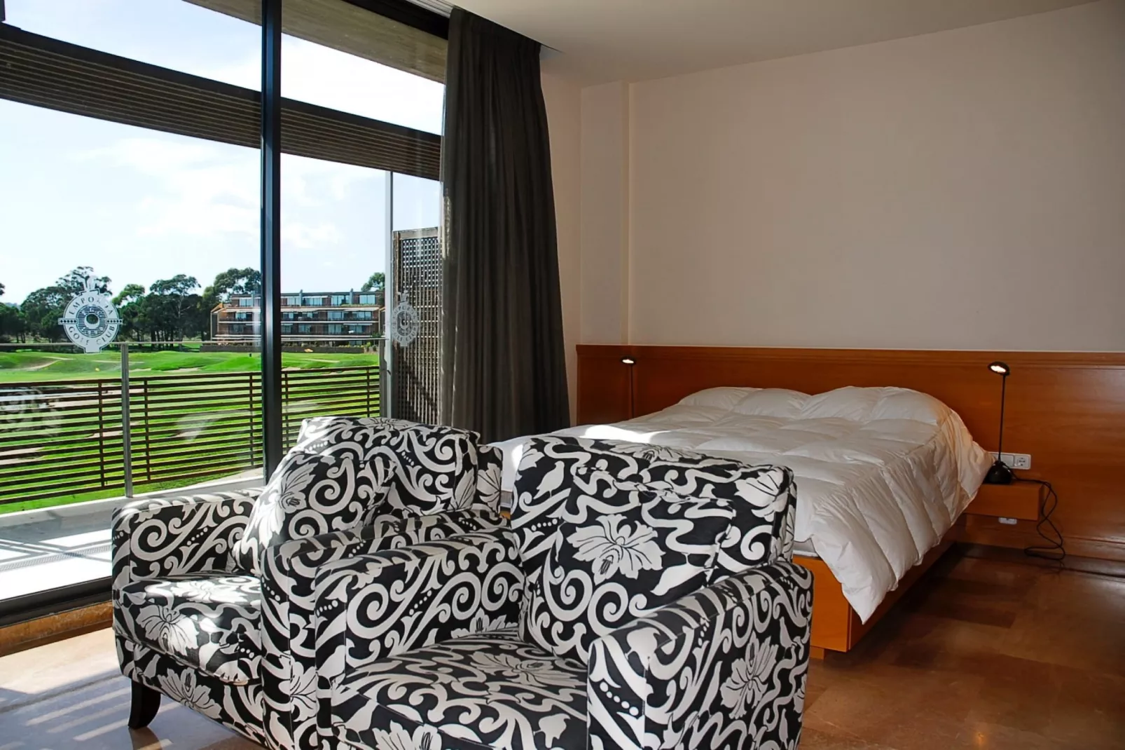 RESID.GOLF EST. 4 1-2-Bedroom