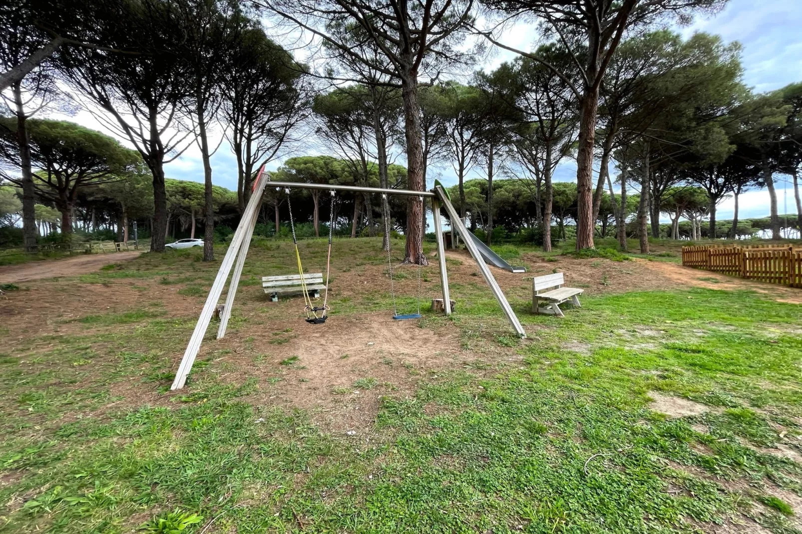 RESID.GOLF EST. 4 1-2-Gardens summer