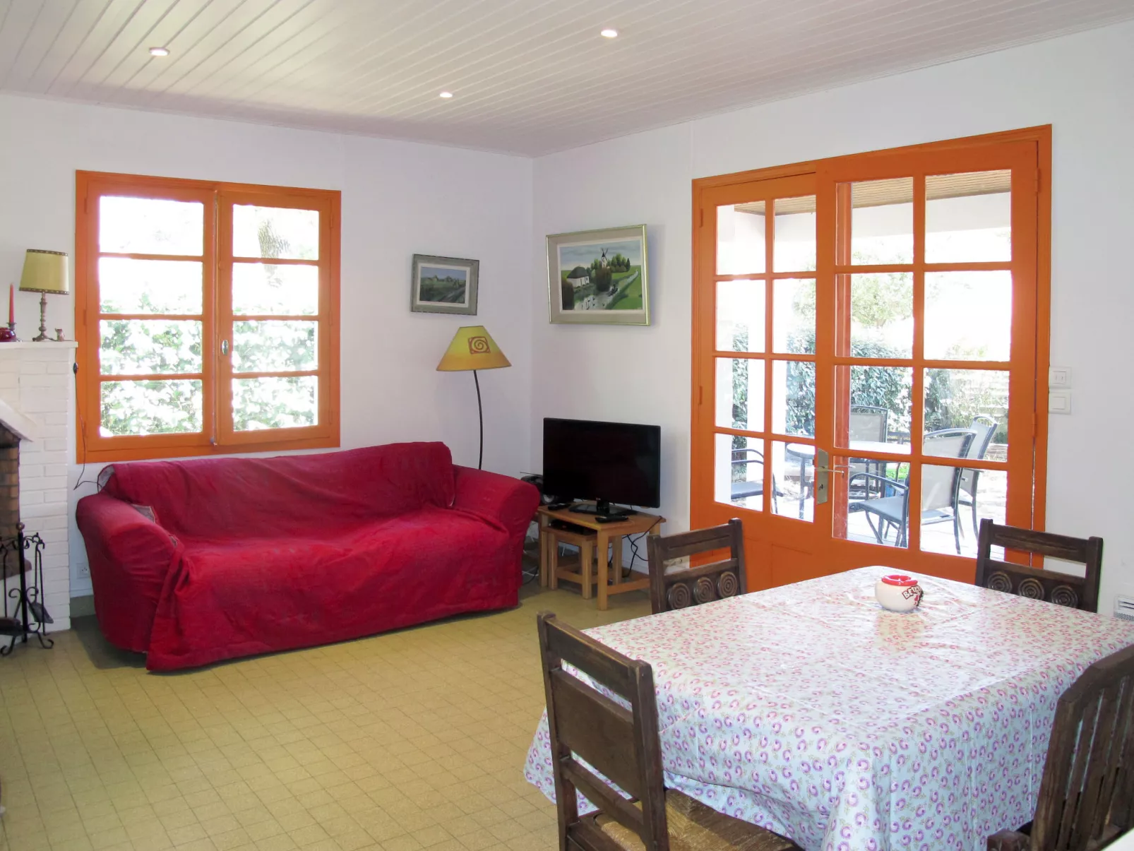 Les Rougets (TSM217)-Dedans