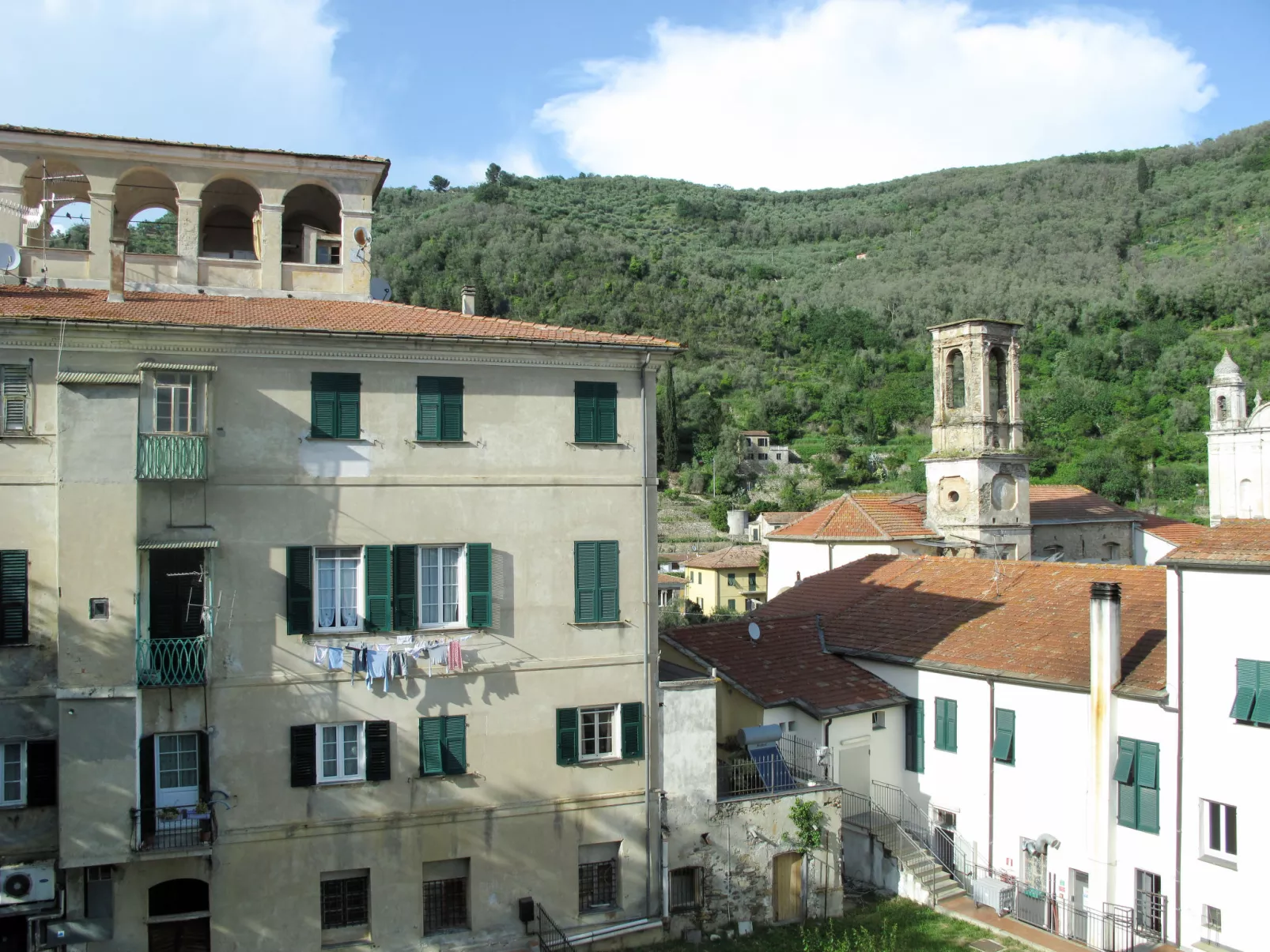 Giovanni (DOL116)-Outside