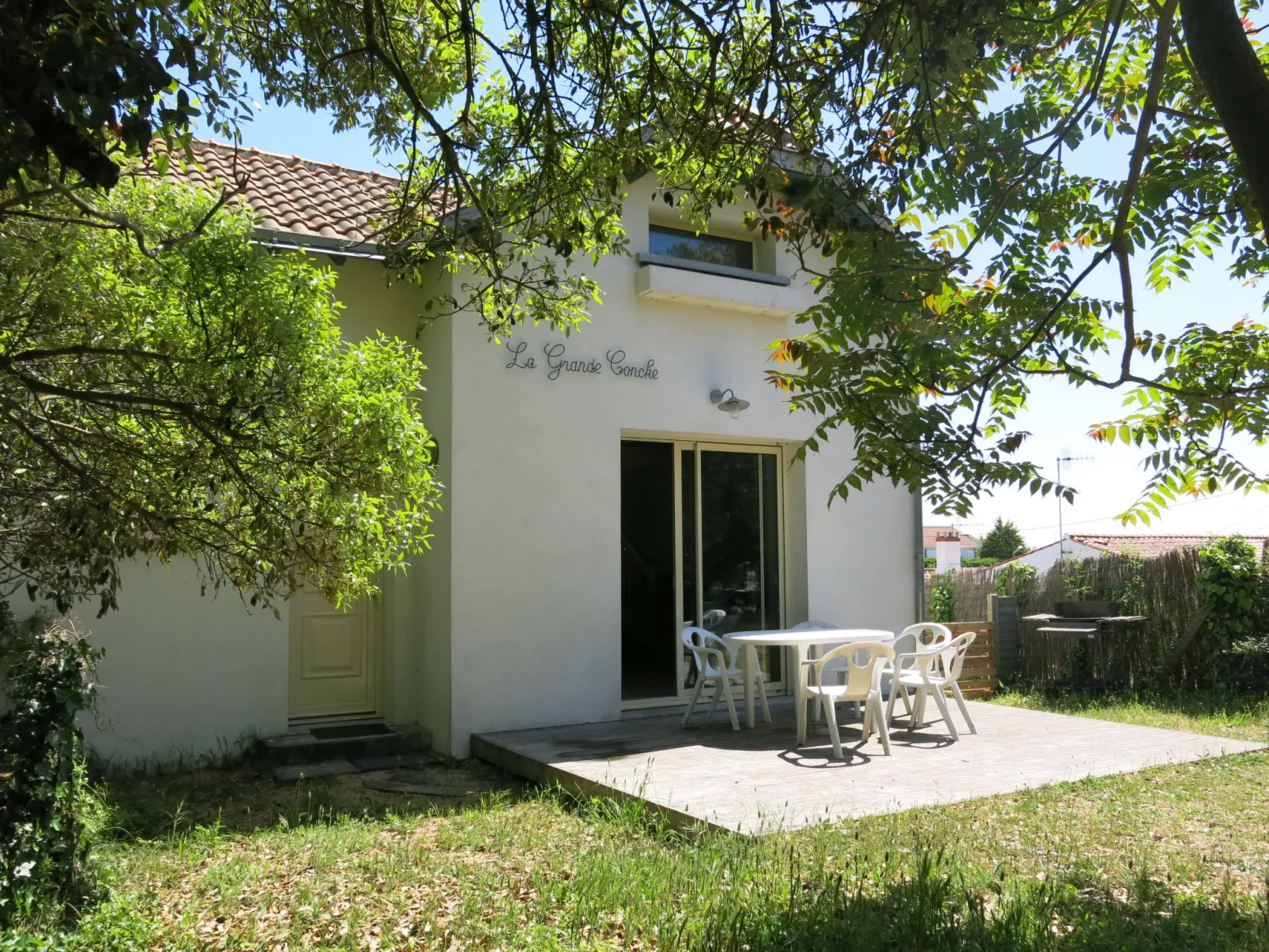 La Grande Conche-Outside