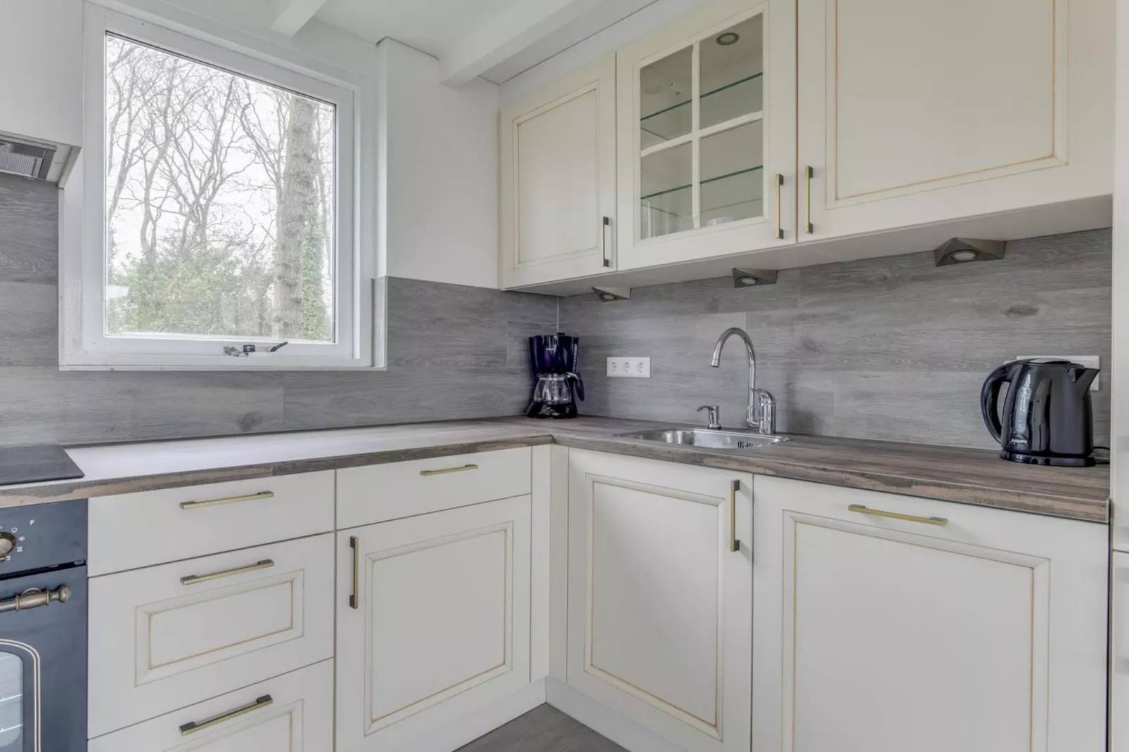 Gudea 1-Kitchen