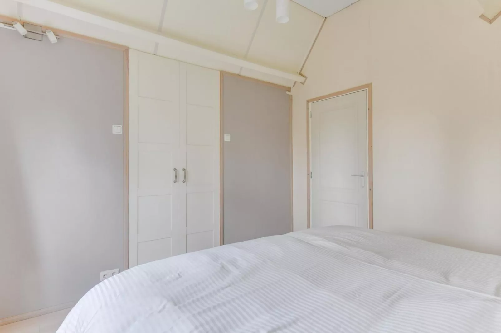 Gudea 1-Bedroom
