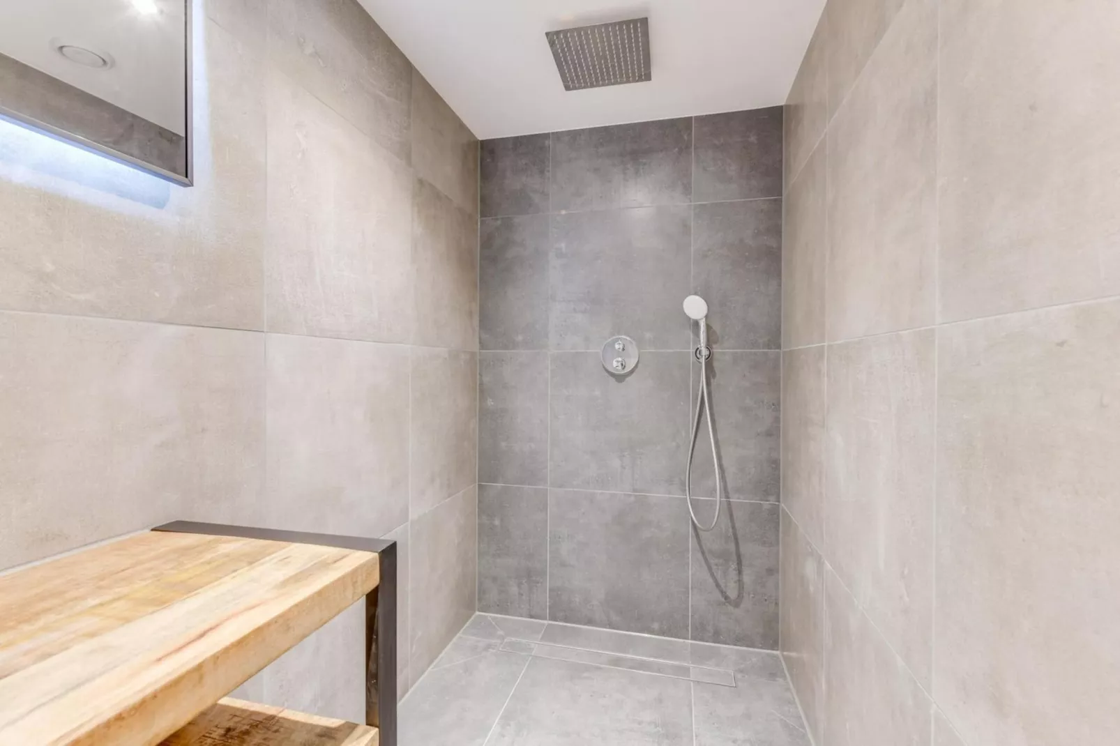Gudea 1-Bathroom
