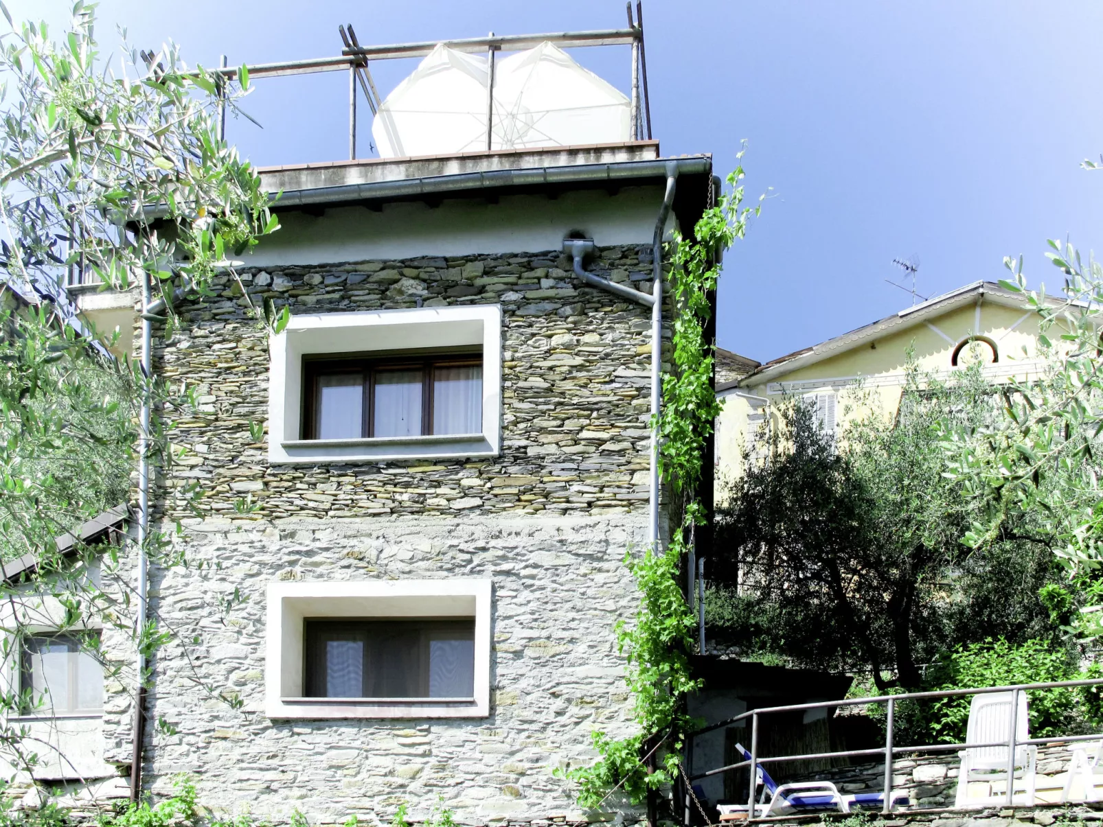 Asplanato (DOL160)-Outside