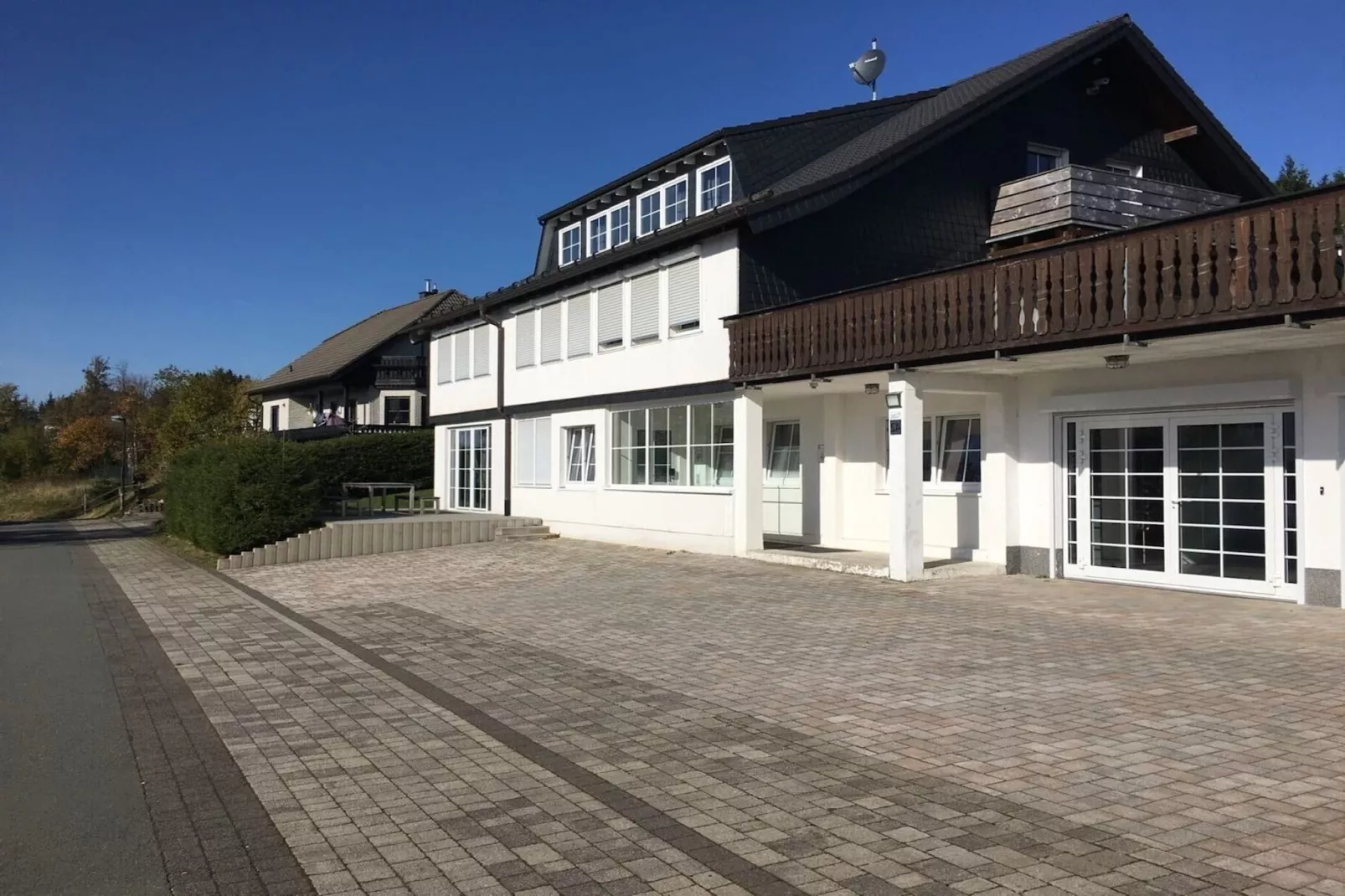 Kristall Apartment A-Exterior summer
