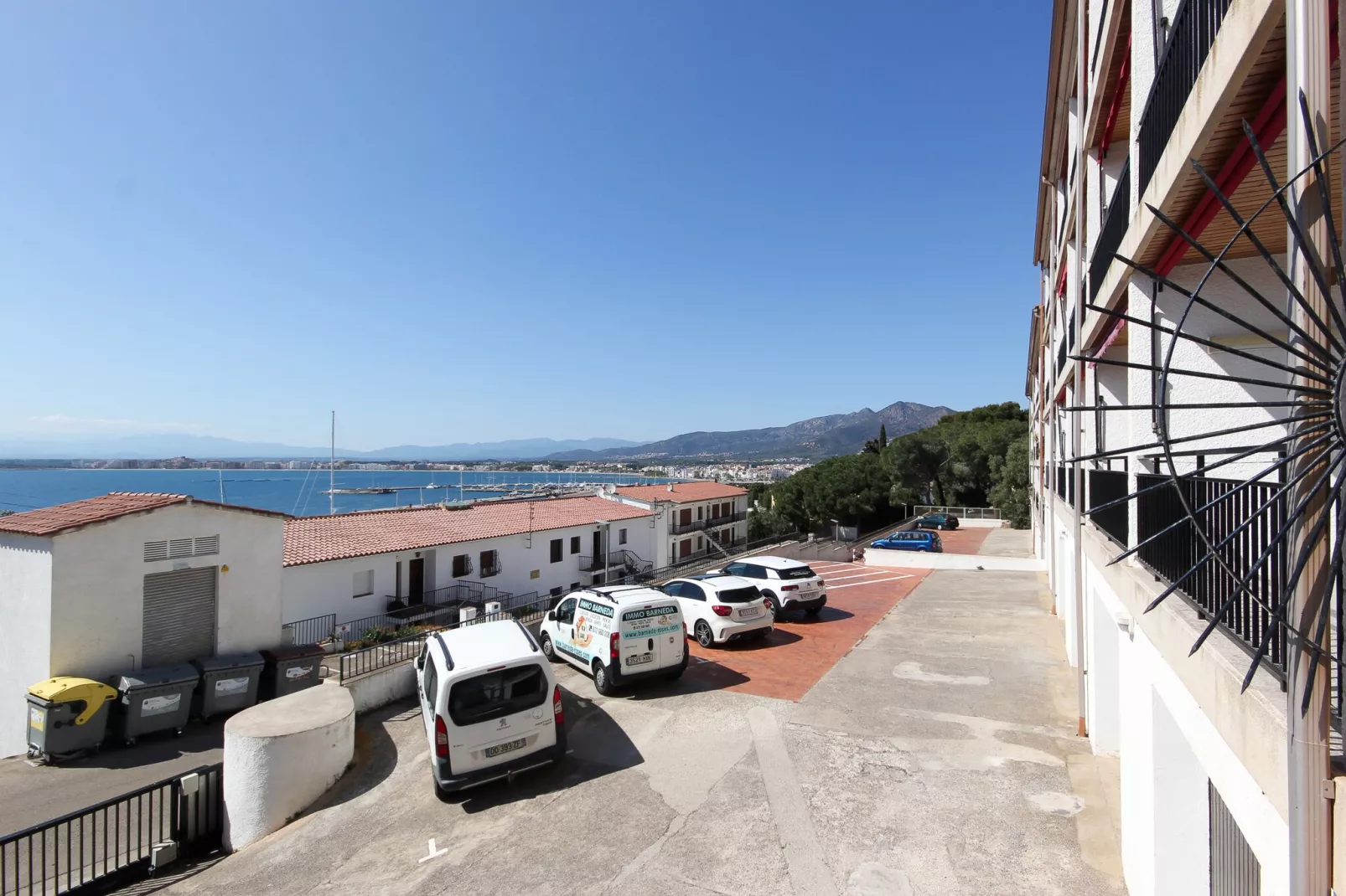 LES ROQUES C B1 Roses-Areas summer 1km