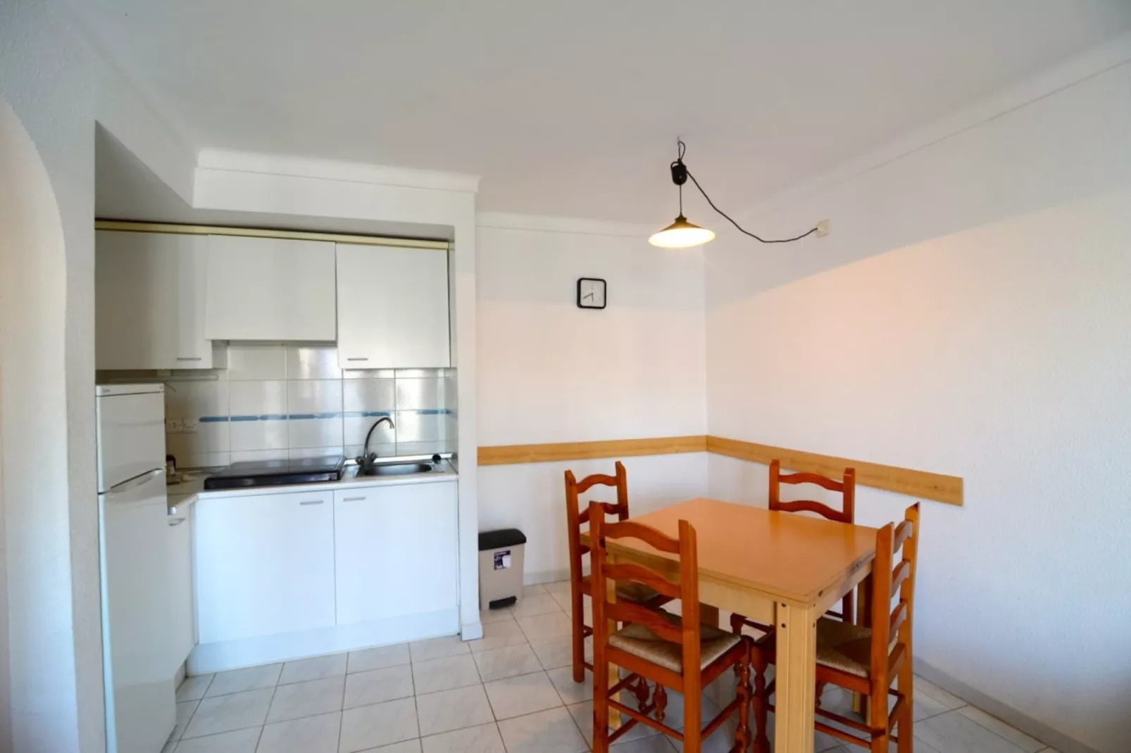 ELS PINS D1 2-2-Dining room