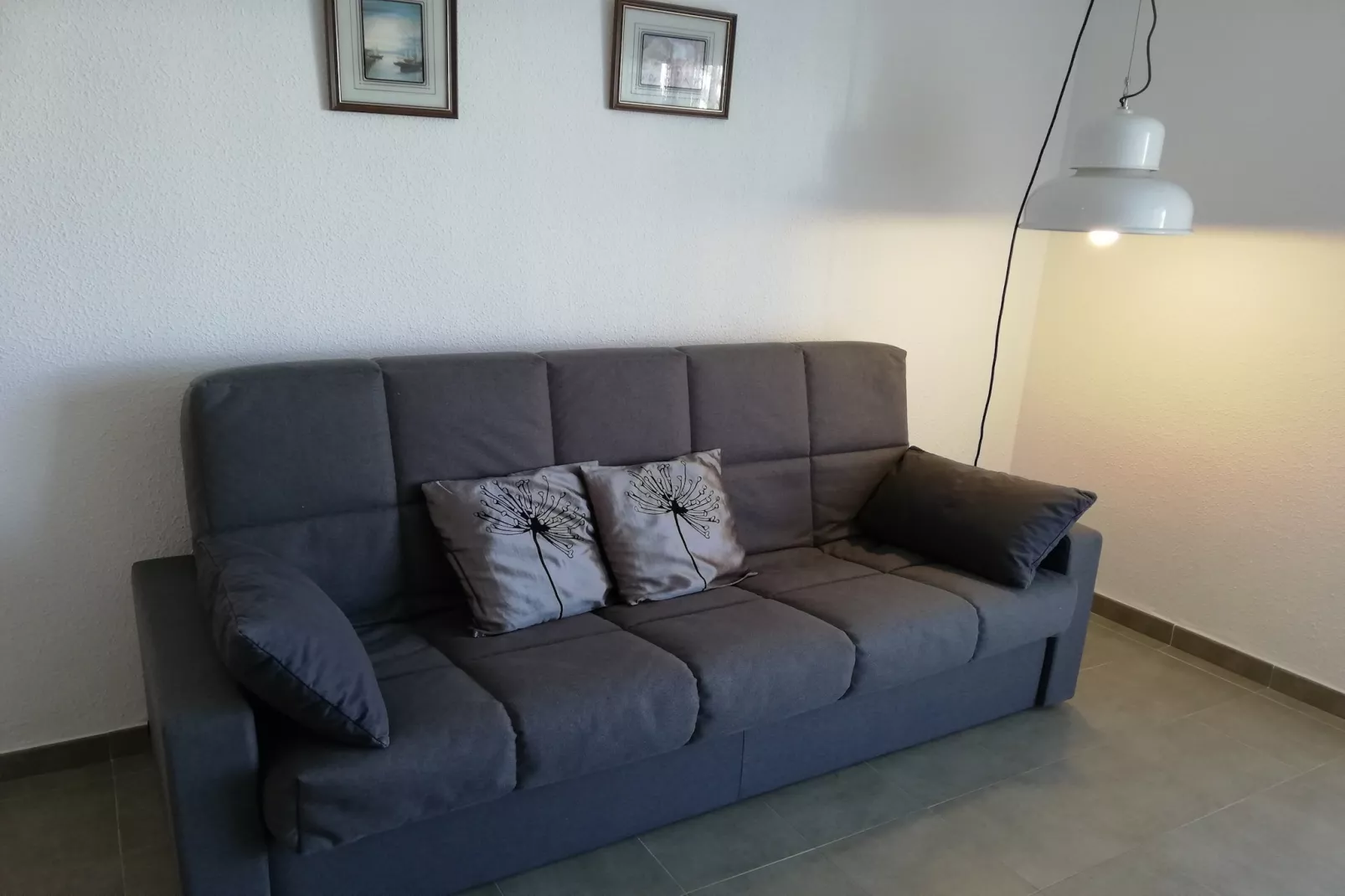 ELS PINS D1 2-2-Living room