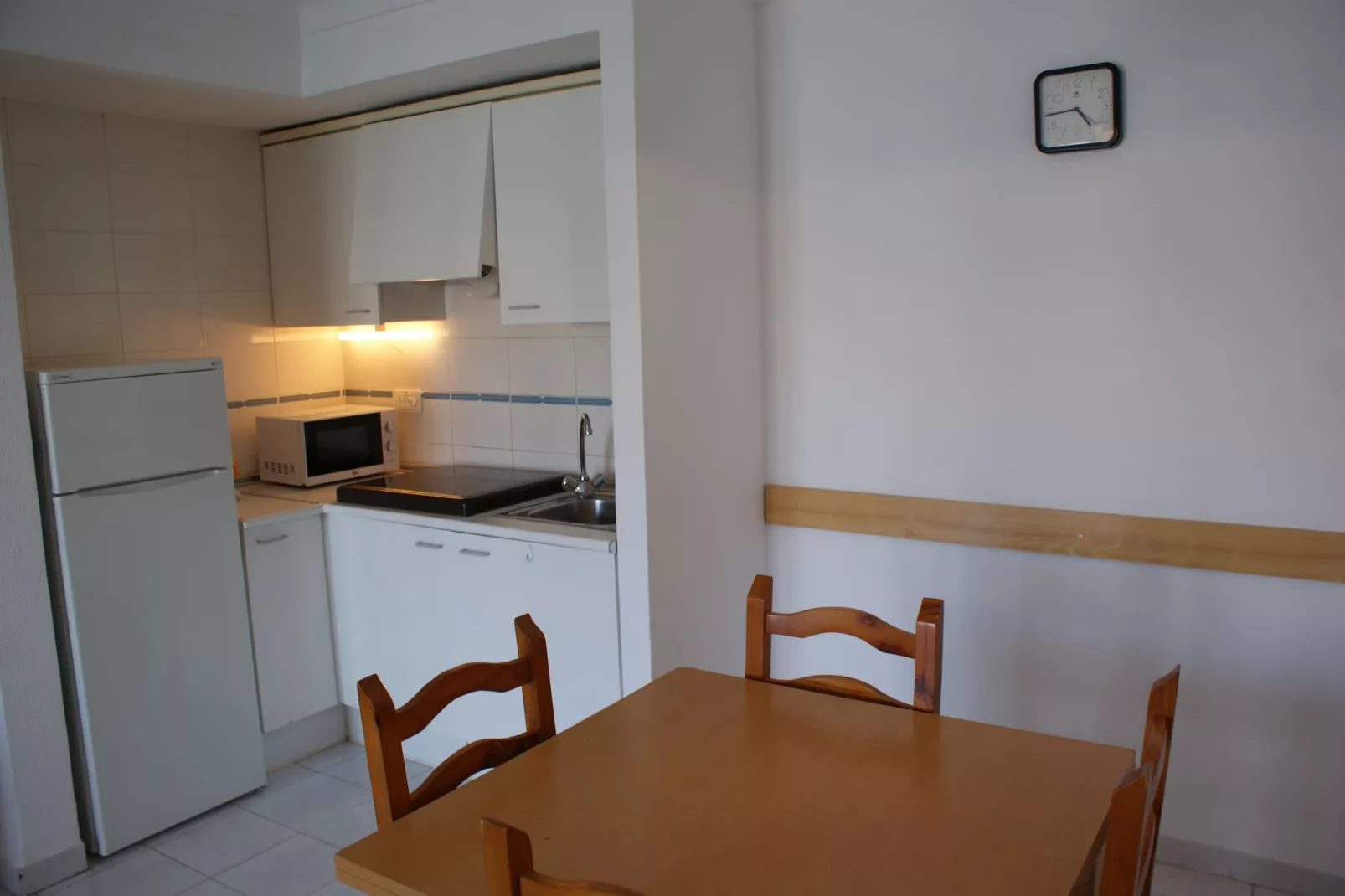 ELS PINS D1 2-2-Kitchen