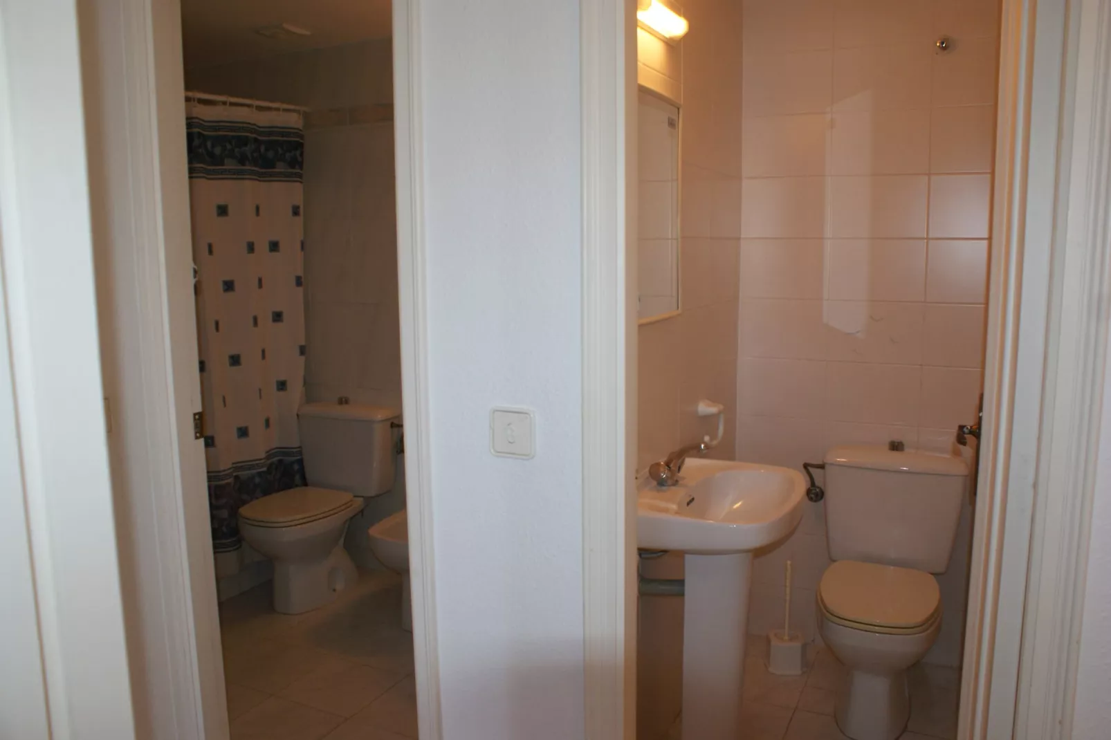 ELS PINS D1 2-2-Bathroom