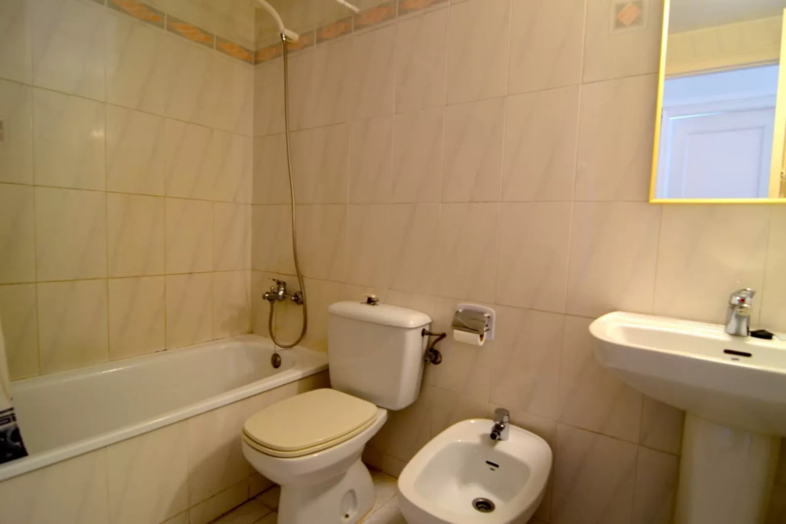 ELS PINS D1 2-2-Bathroom