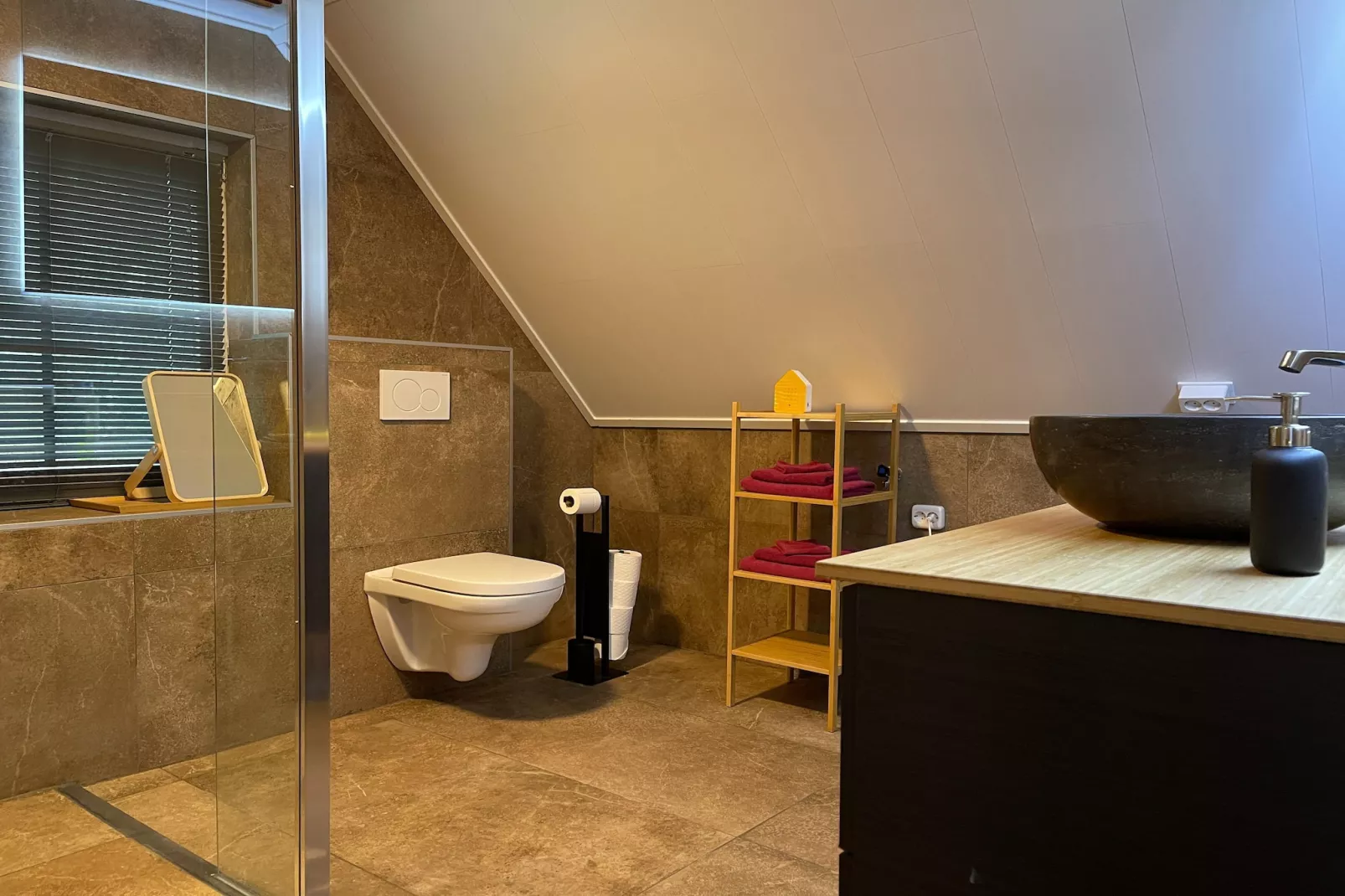 Landhuis Hezenes-Salle de bain