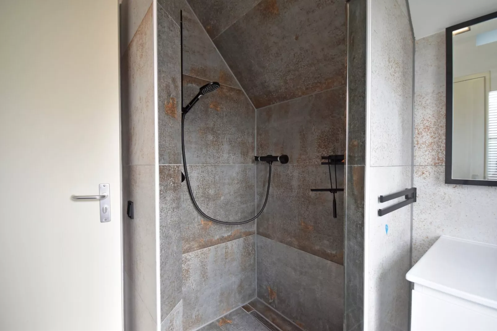 Anzelhoef 11-Bathroom