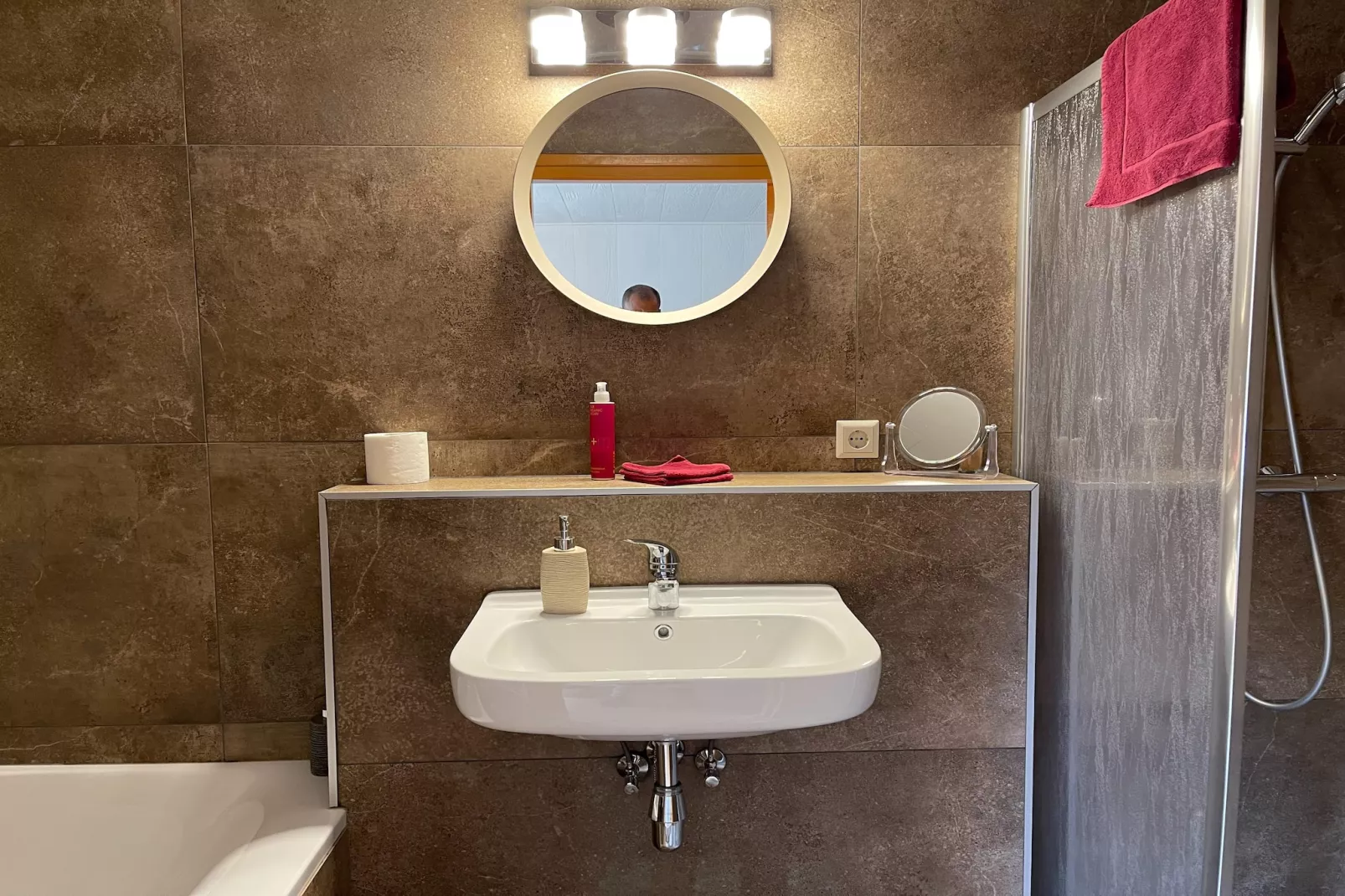 Landhuis Hezenes-Salle de bain