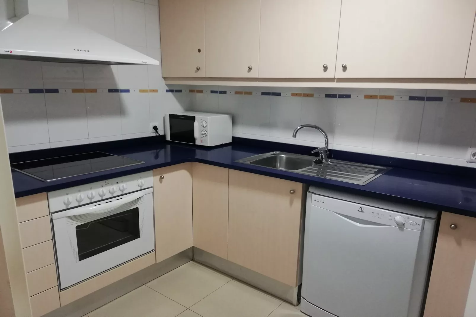 MESTRAL 1.6-Kitchen