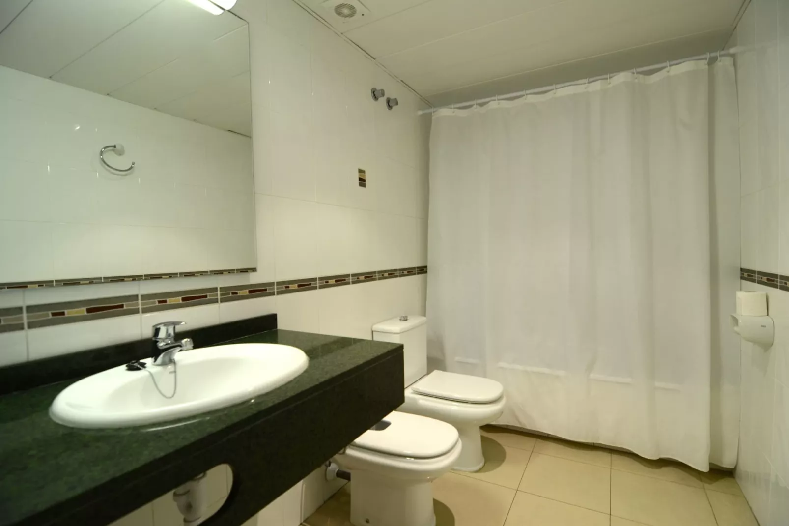 MESTRAL 1.1-Bathroom