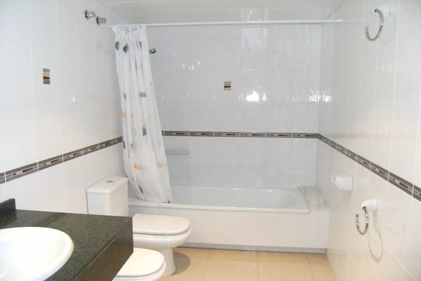 MESTRAL 1.1-Bathroom