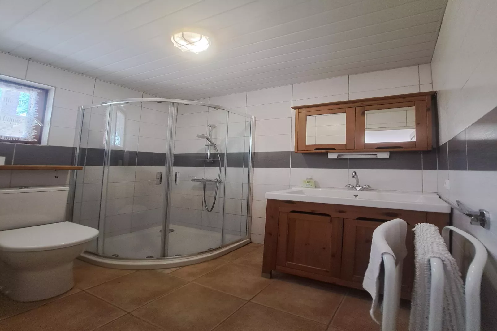 Yves-Bathroom