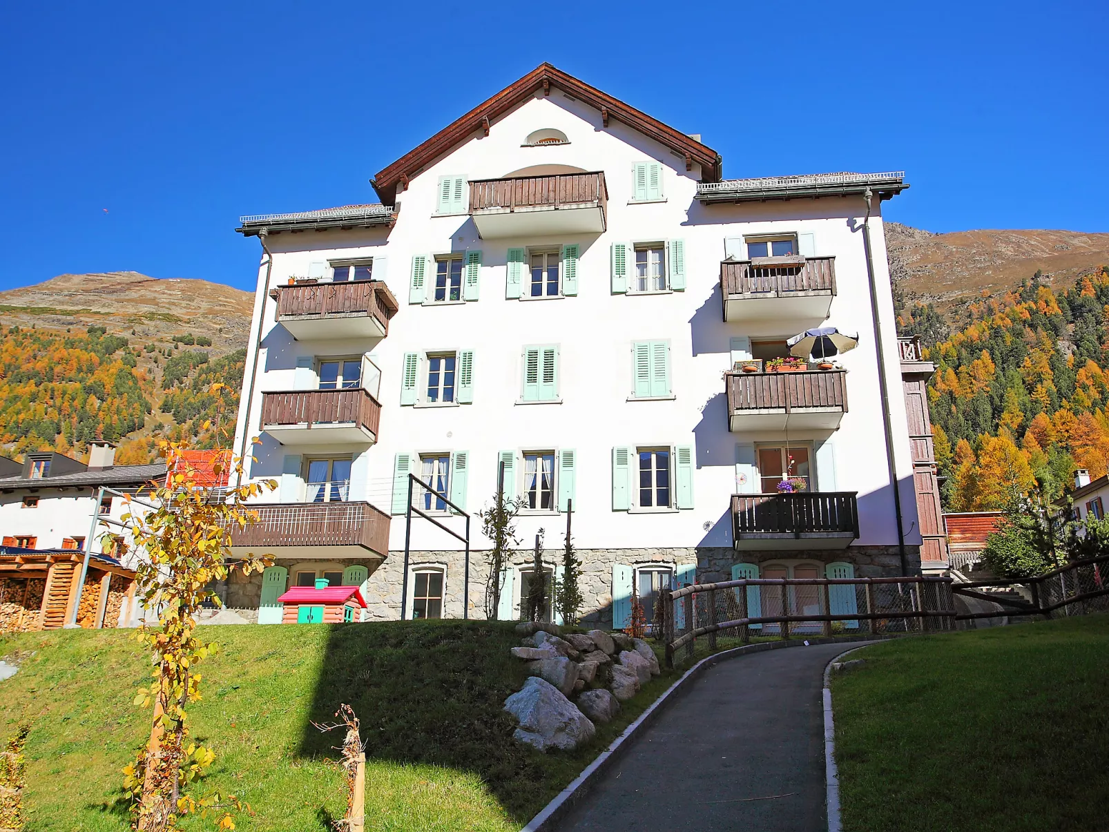 Chesa Corvatsch-Outside