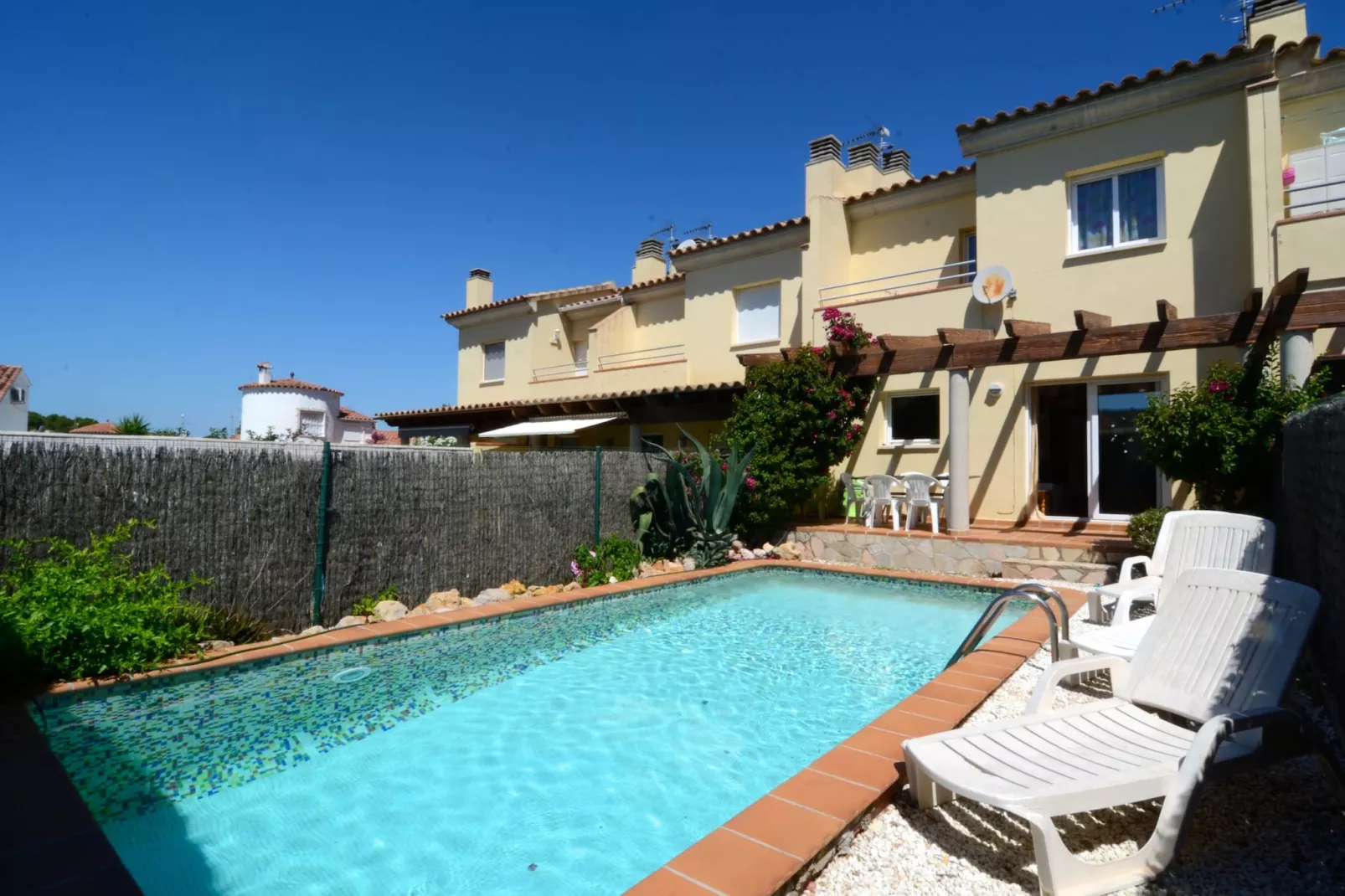 FLUVIA 32 A-Pool
