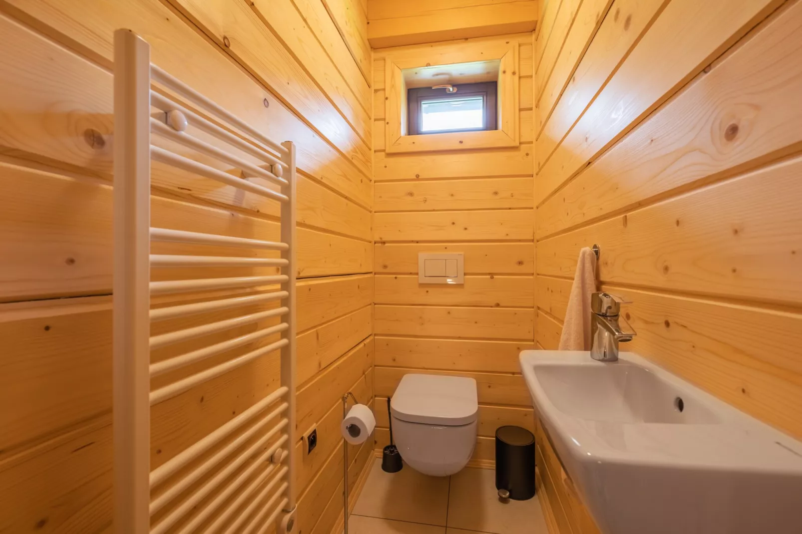 Velké Karlovice MKR545-Bathroom