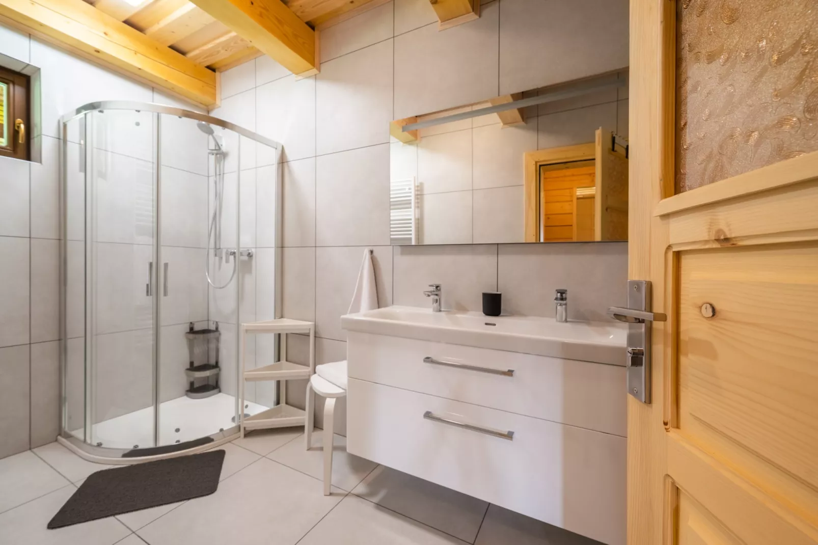 Velké Karlovice MKR545-Bathroom