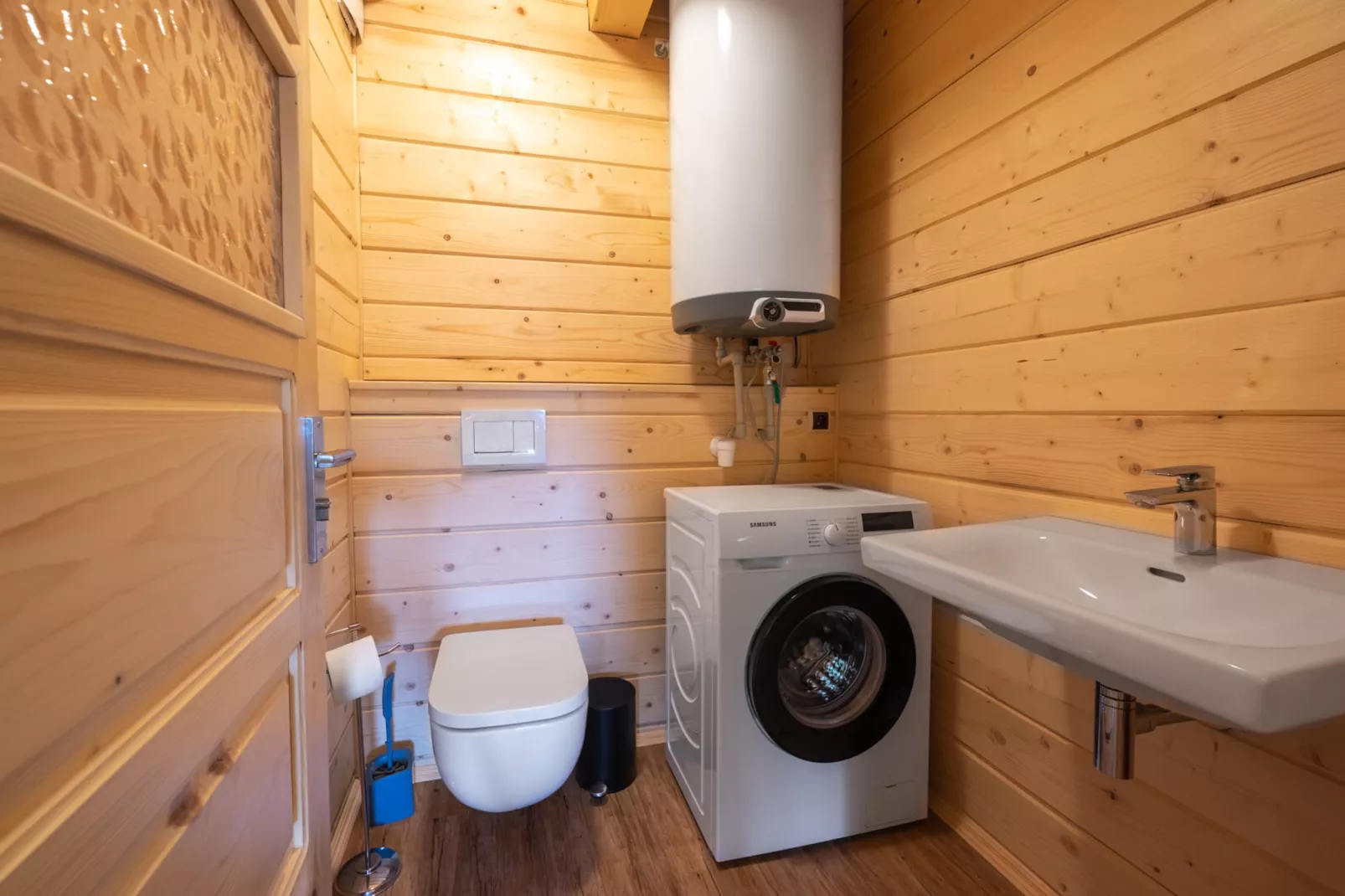 Velké Karlovice MKR545-Bathroom