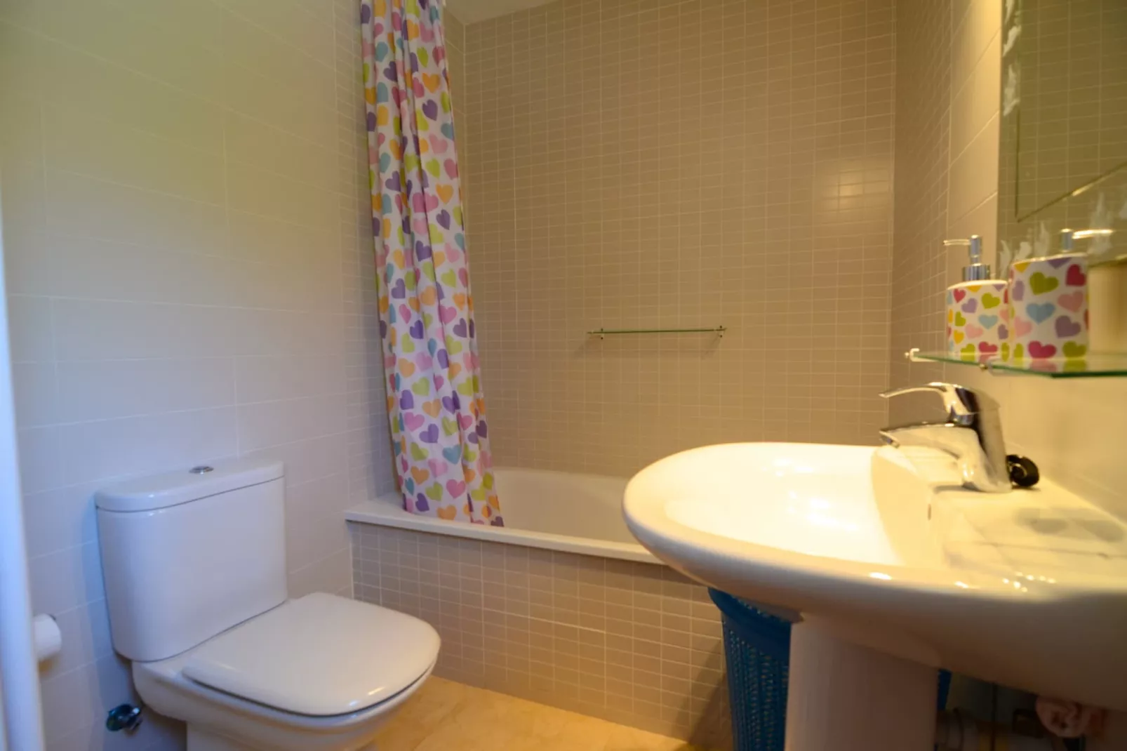 FLUVIA 32 A-Bathroom