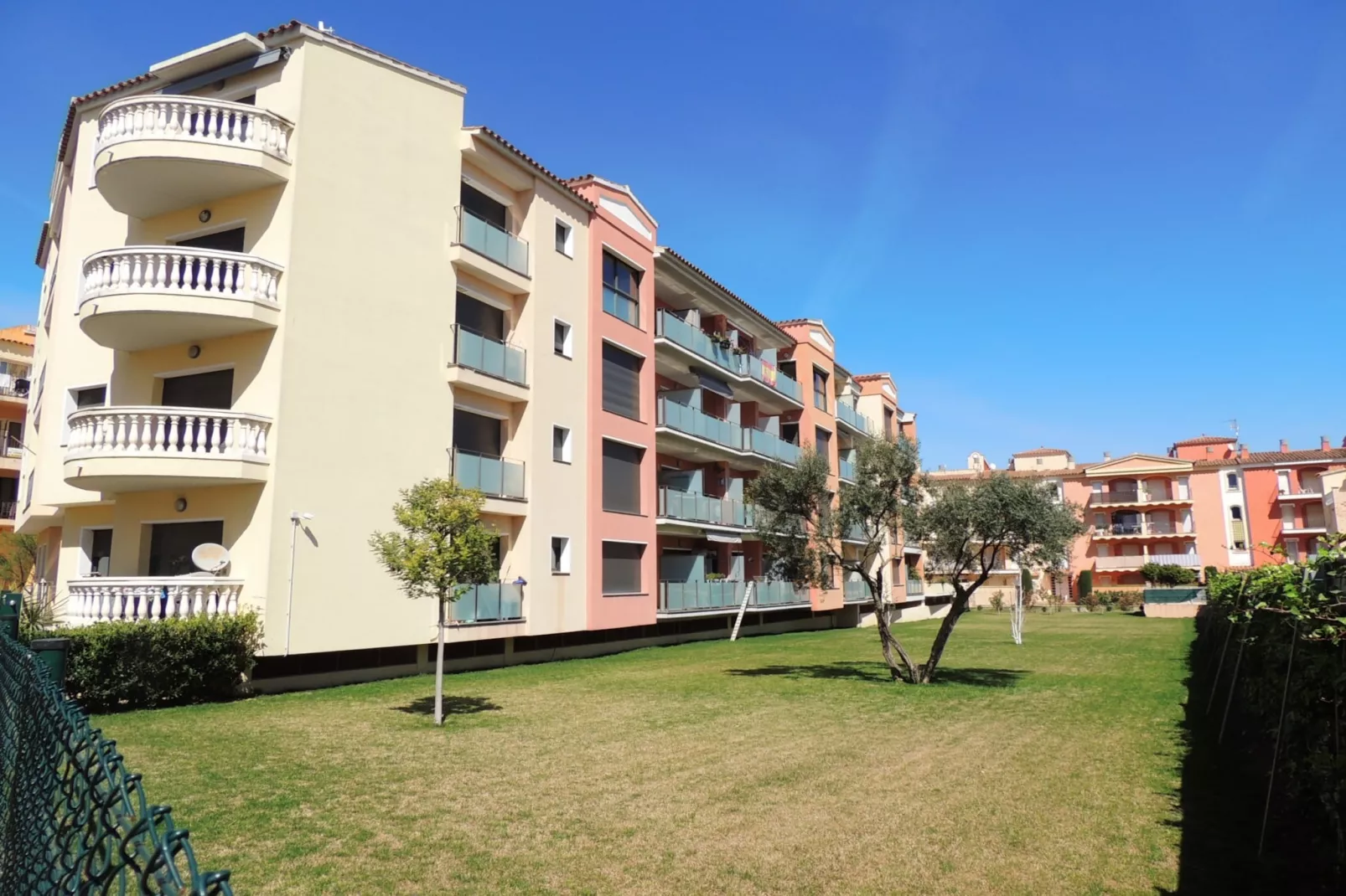 GRAN RESERVA MIMOSES 2 BJS C Empuriabrava-Exterior summer