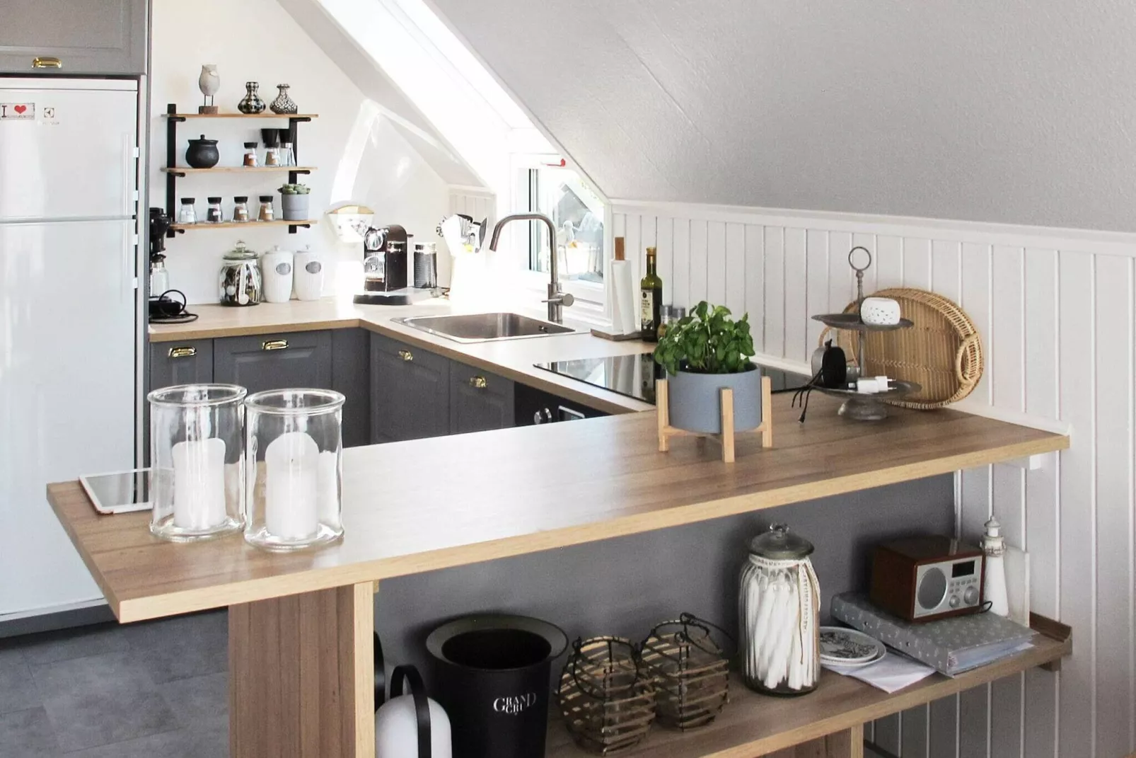 Modernes Kustenrefugium in Eno-By Traum-Innen