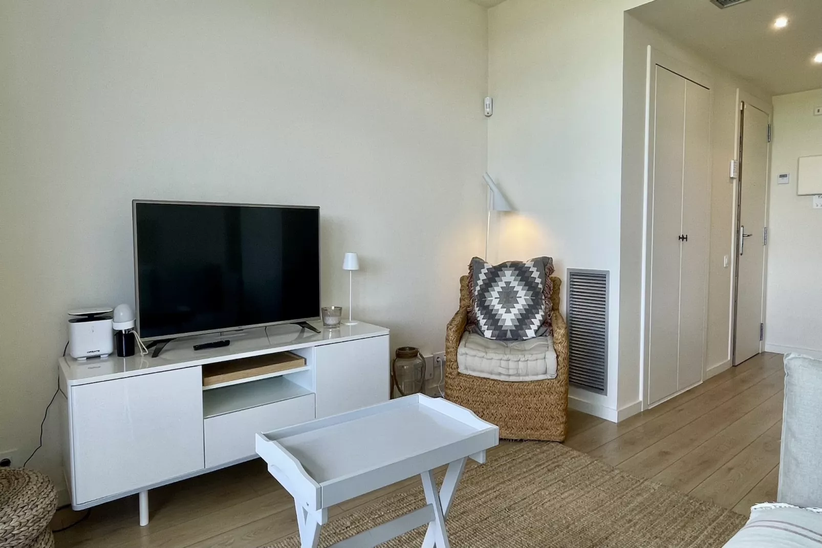 RESID.GOLF EST. 4 1-3-Living room