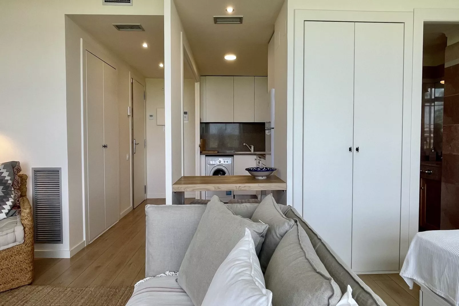 RESID.GOLF EST. 4 1-3-Kitchen