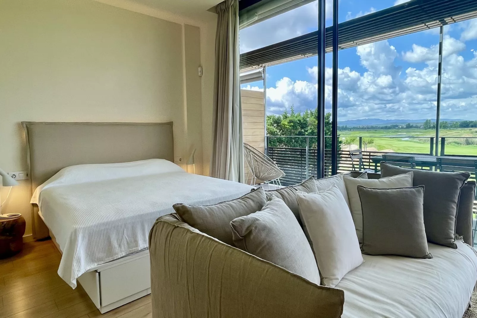 RESID.GOLF EST. 4 1-3-Bedroom