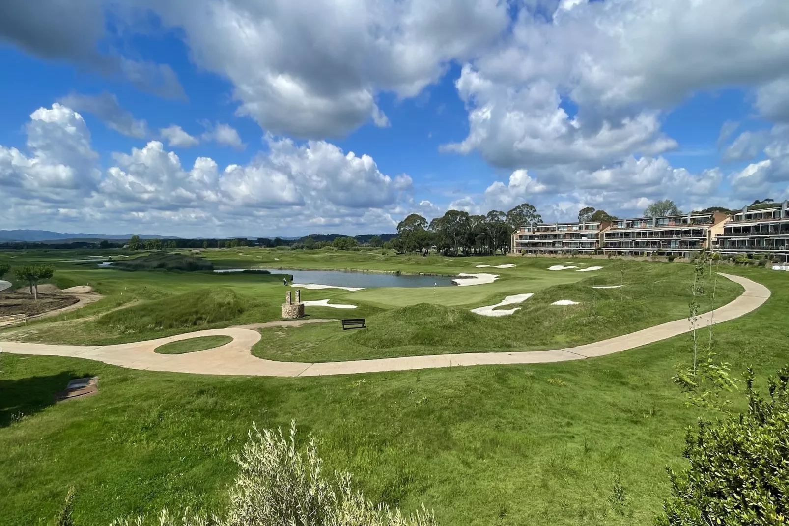 RESID.GOLF EST. 4 1-3-Outdoor