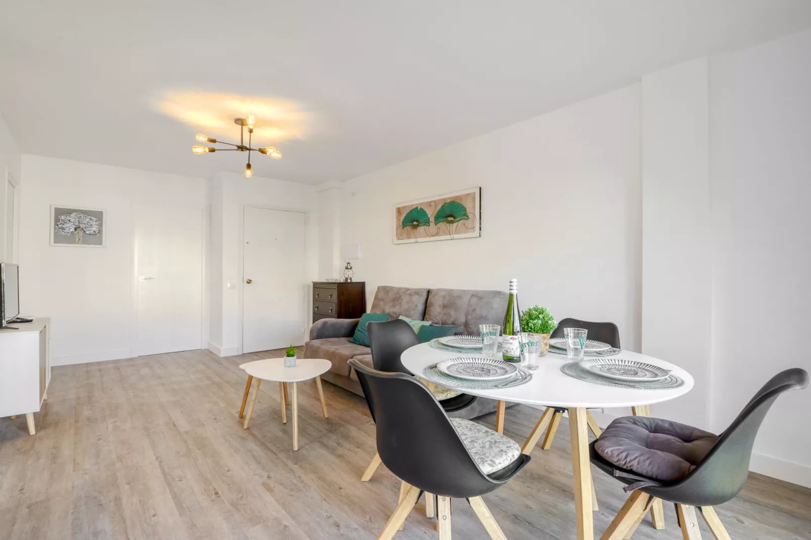 GRAN RESERVA FLORES 4 1 66 Empuriabrava- Barneda-Living room