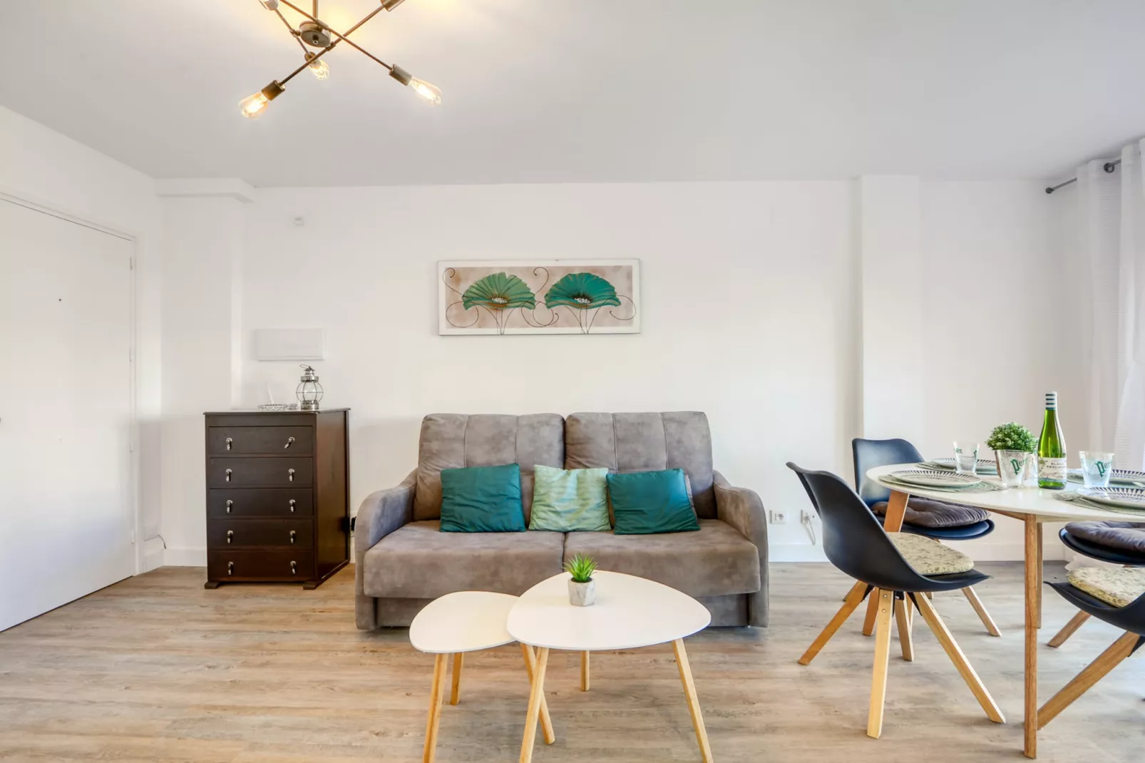 GRAN RESERVA FLORES 4 1 66 Empuriabrava- Barneda-Living room