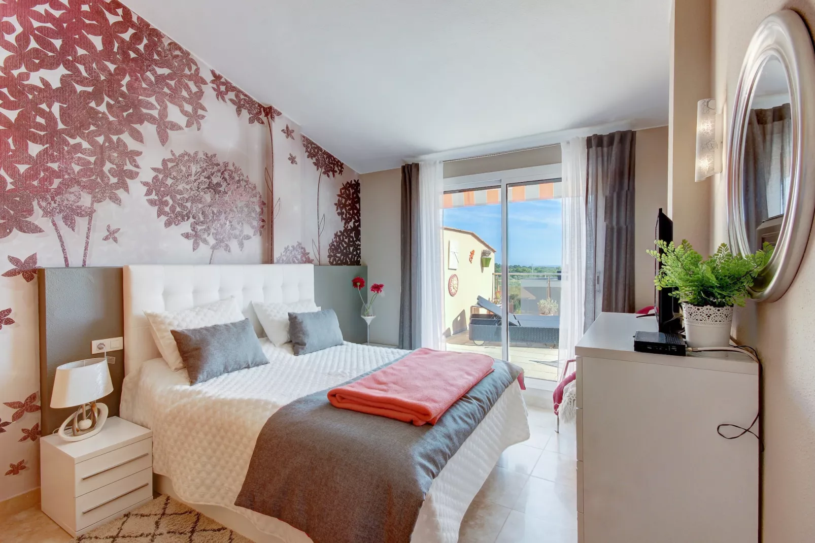 SUN VILLAGE P2-Bedroom
