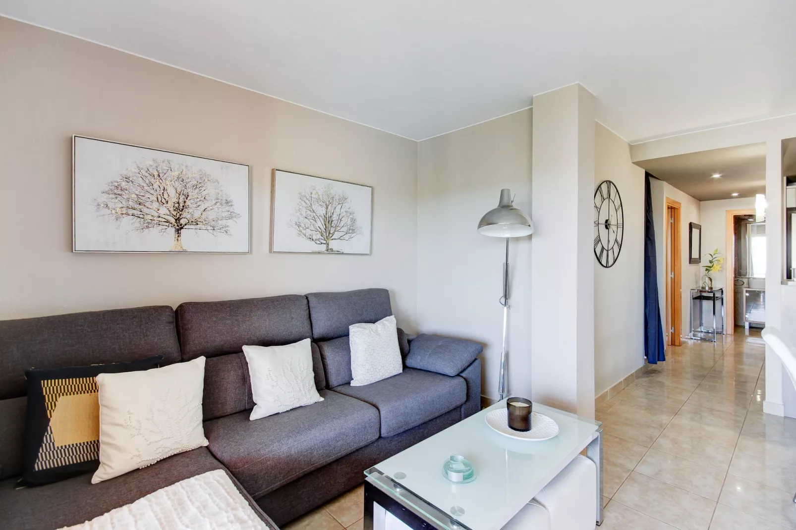 SUN VILLAGE P2-Living room