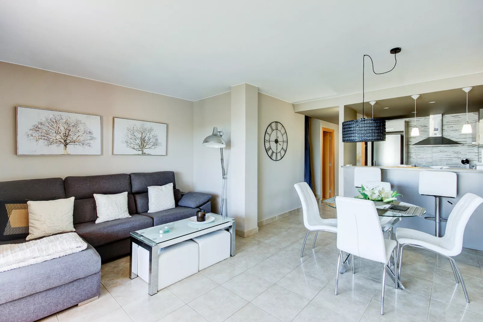 SUN VILLAGE P2-Living room
