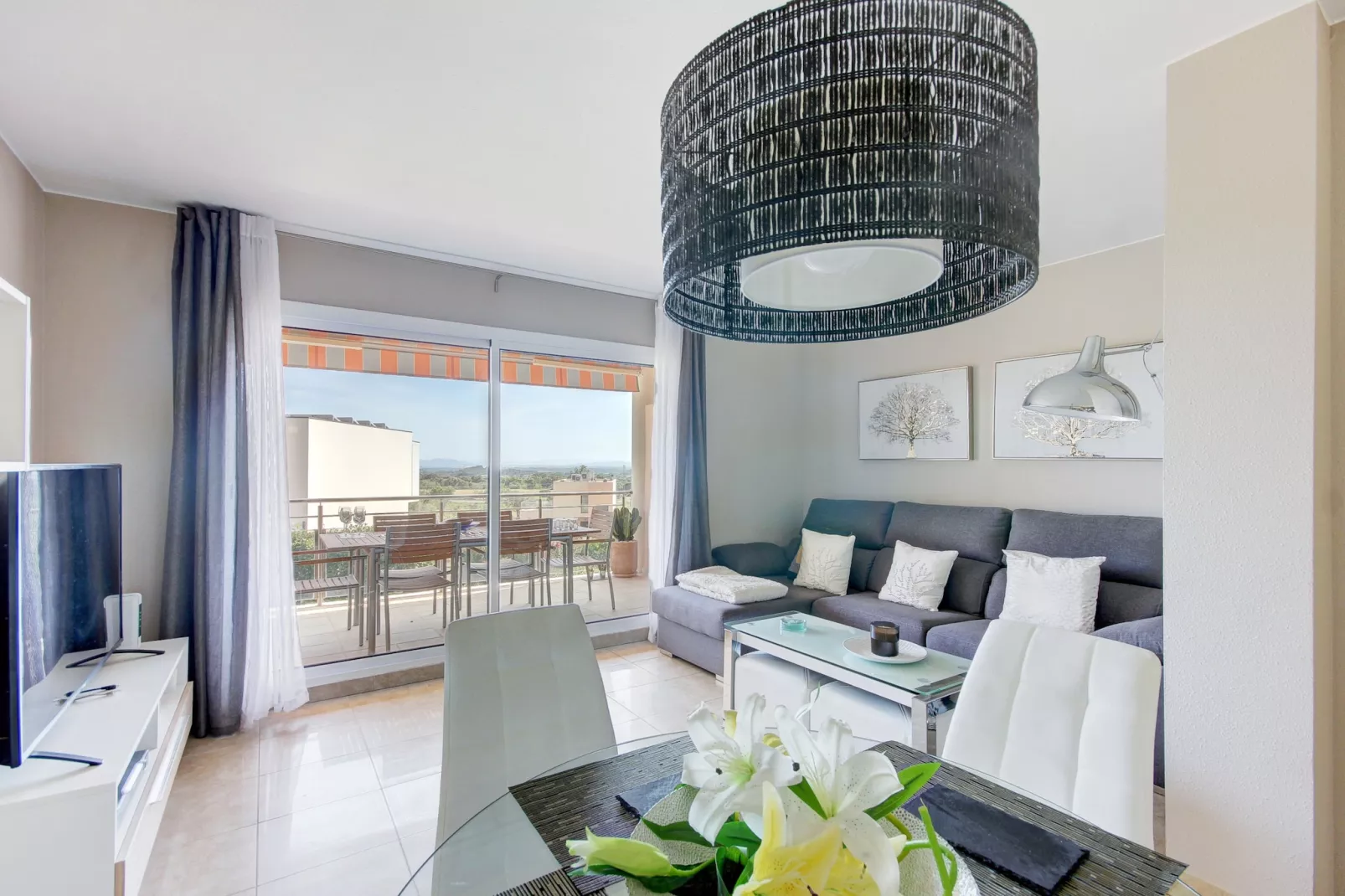 SUN VILLAGE P2-Living room
