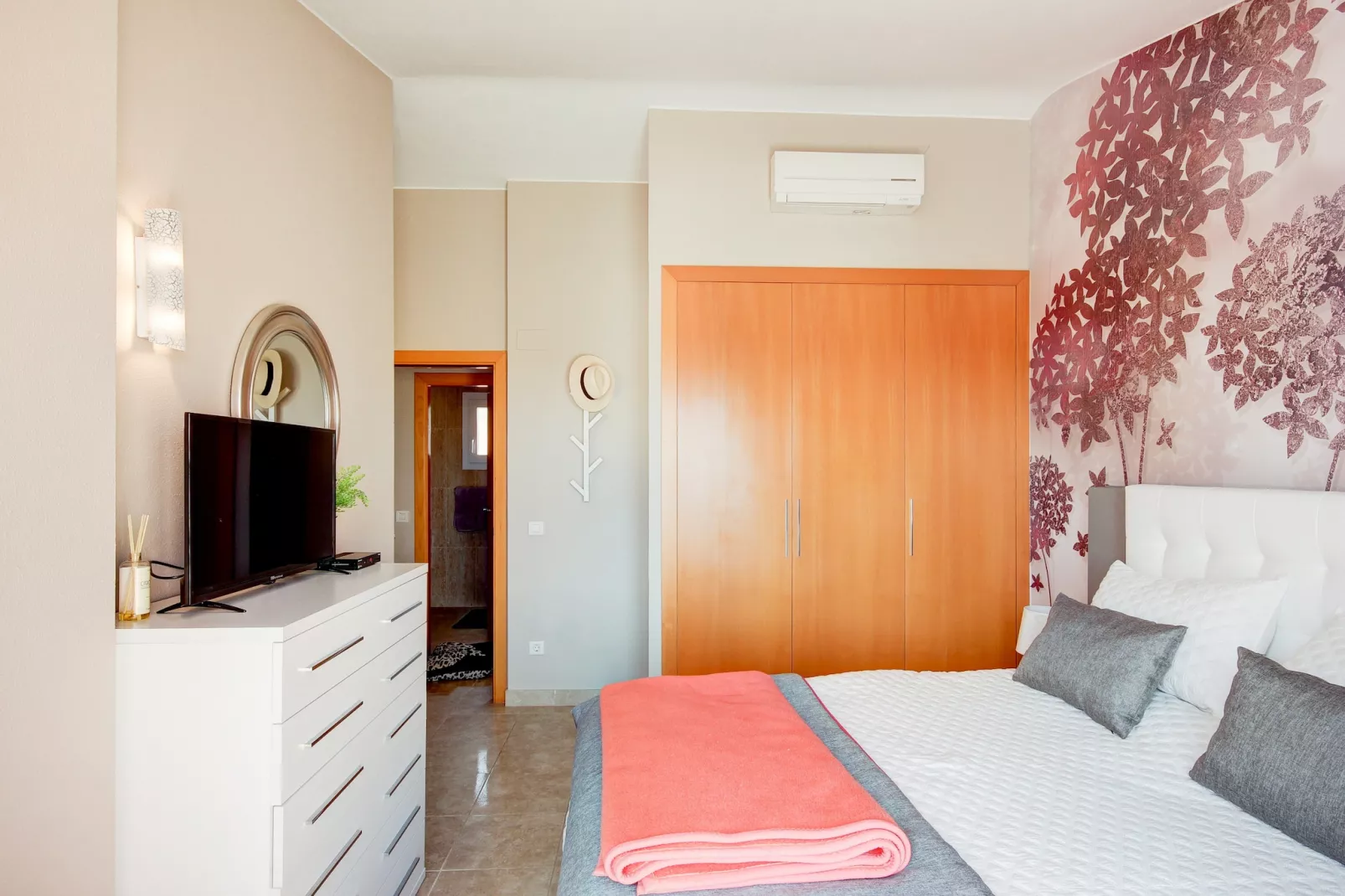SUN VILLAGE P2-Bedroom