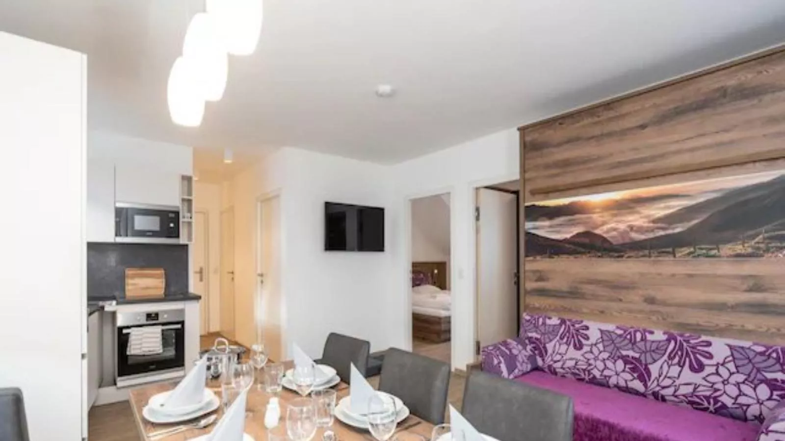 Sonne-Dining room